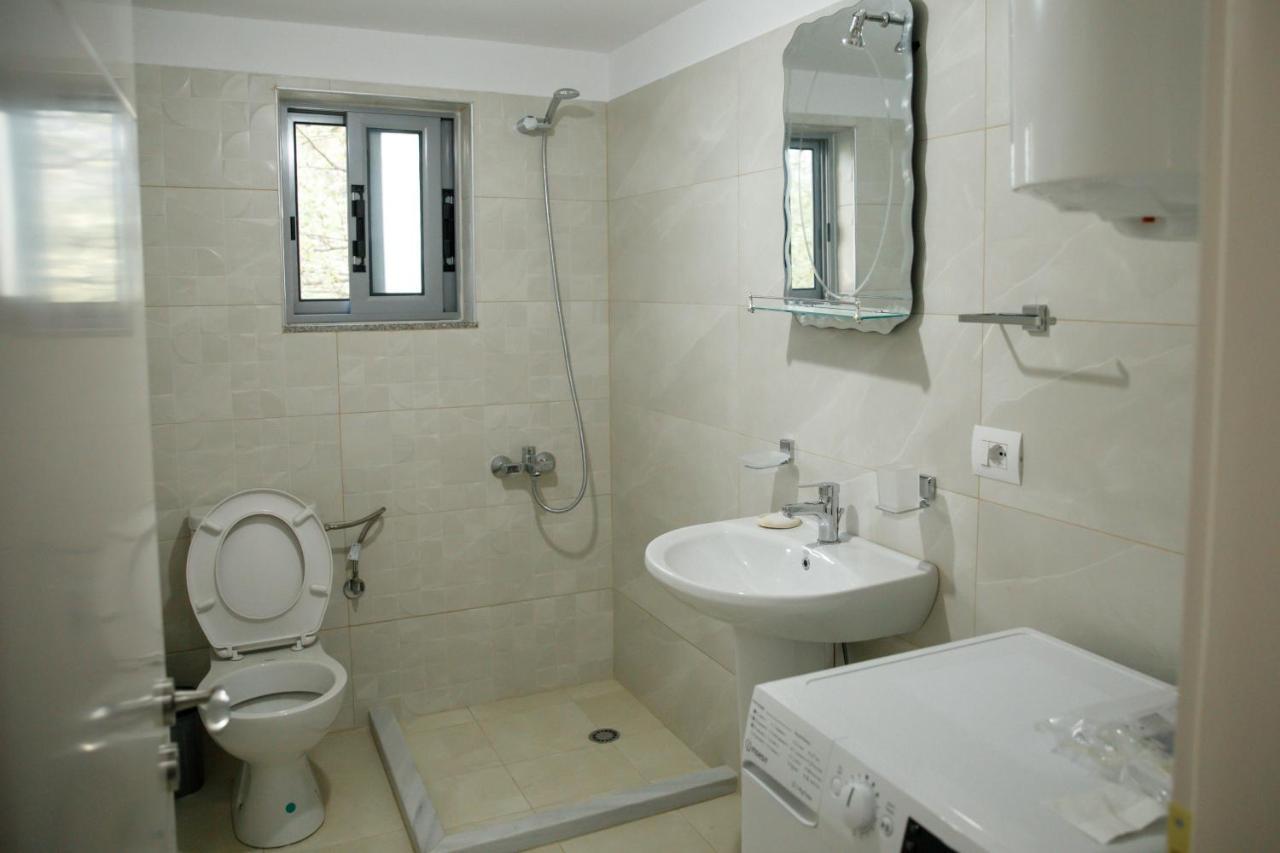 Logli Apartments Gjirokastër Exterior foto